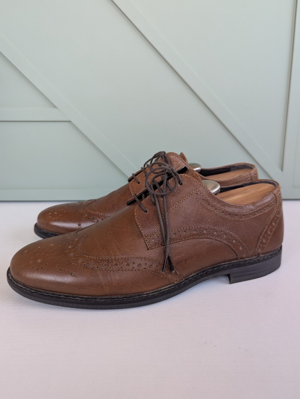 Men's Brown Brogue Derby Oxfords - Classic Lace-Up Dress Shoes